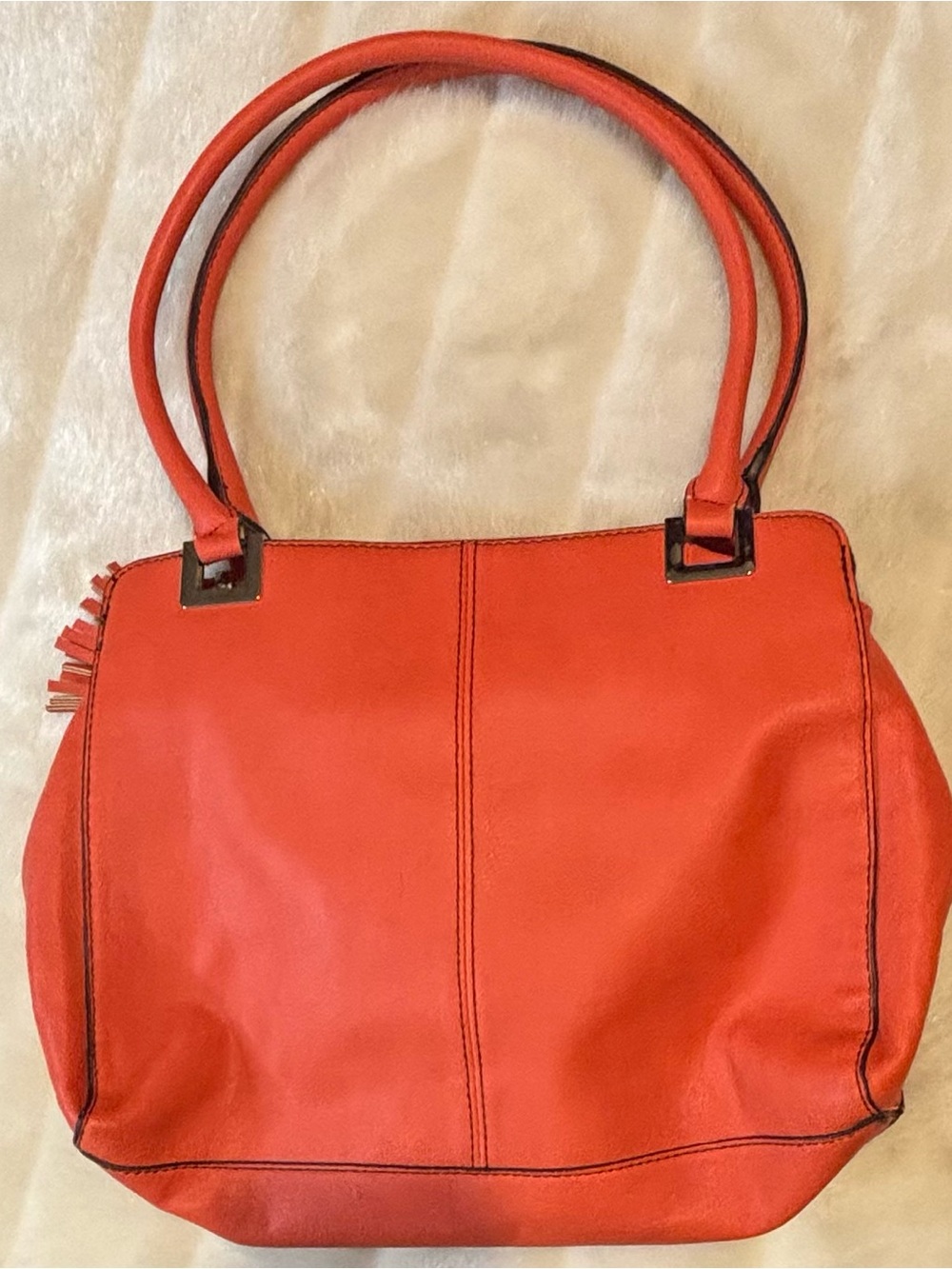 Liz Claiborne Women's Shoulder Bag in Coral Orange Leather-Style - Picture 15 of 16